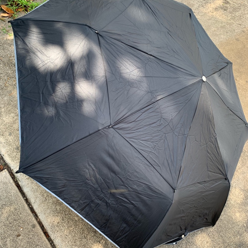 Tumi umbrella